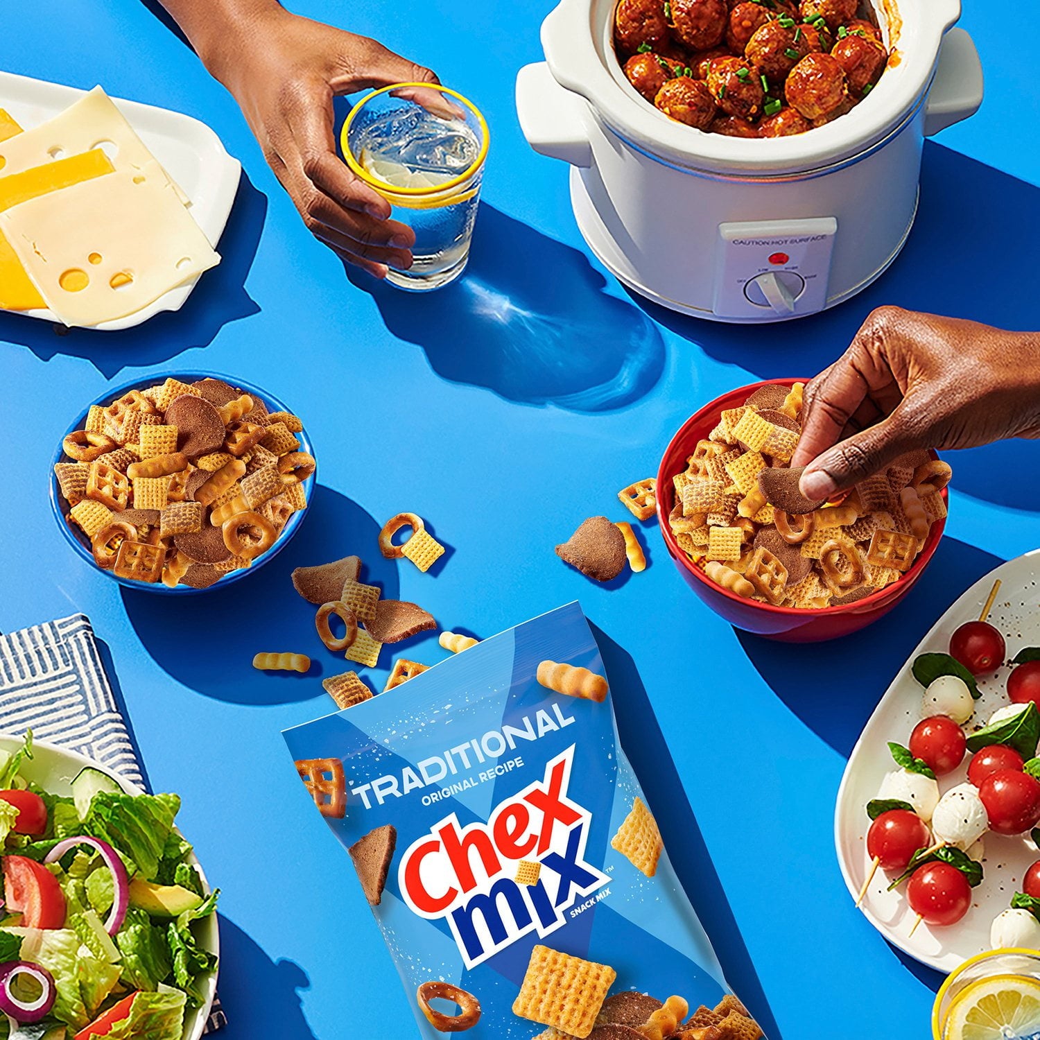 Chex Mix トラディショナル セイボリー スナック ミックス、40 オンス。
