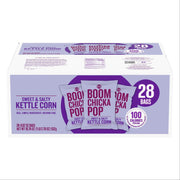 Angie's BOOMCHICKAPOP 甘くて塩味のケトルコーンポップコーン、0.67 オンス、28 個入り。