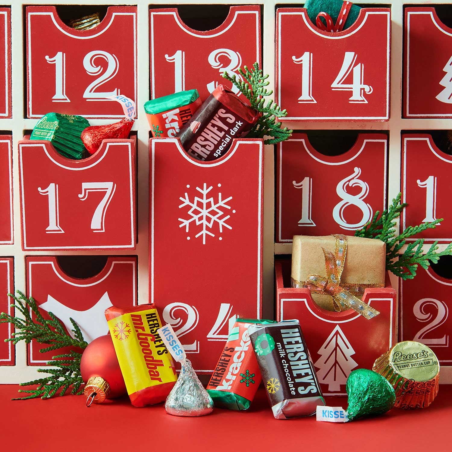 HERSHEY'S クリスマス アソート チョコレート キャンディ 130 個。
