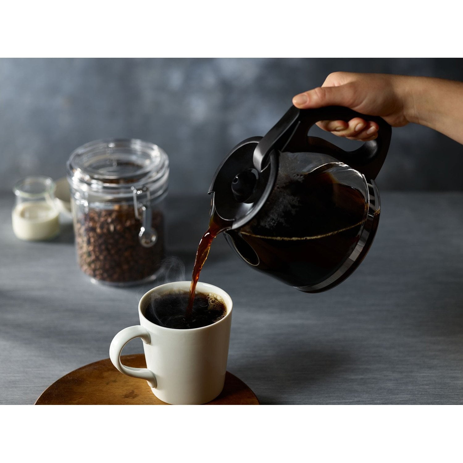 ダンキンドーナツ カフェインレスコーヒー K-カップ、ミディアムロースト、54 個入り。