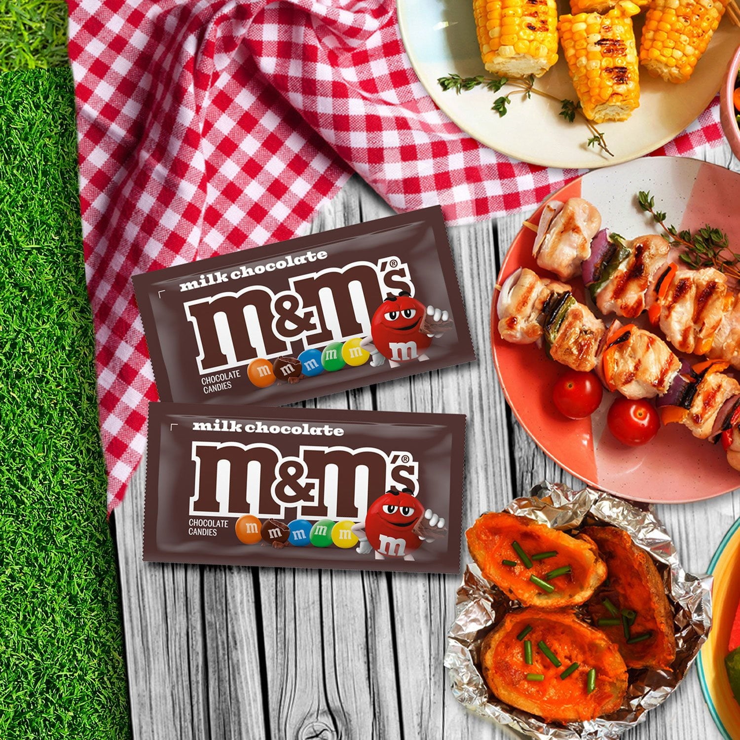 M&amp;M'S ミルクチョコレートキャンディ、フルサイズ、1.69 オンス、48 個入り。