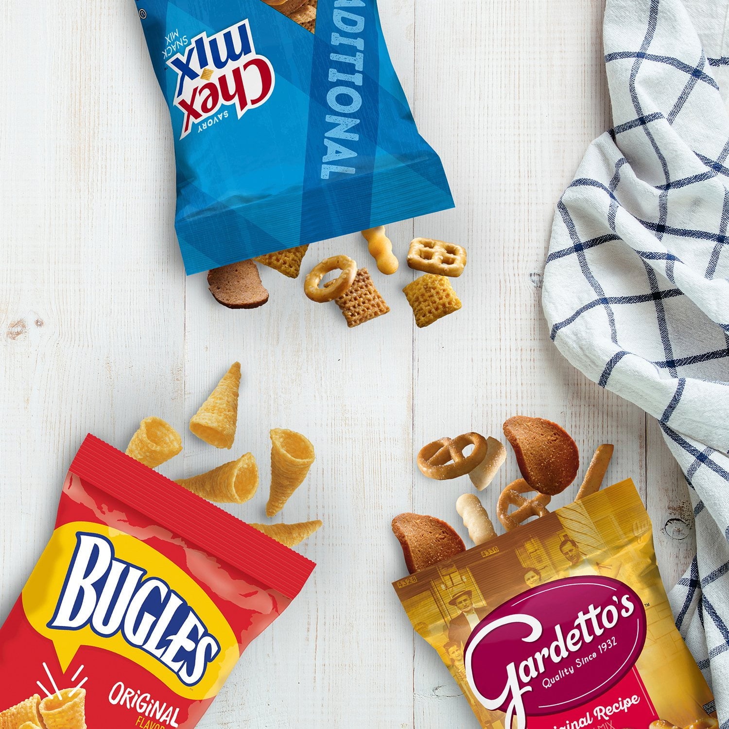 Bugles、Chex Mix &amp; Gardetto バラエティパック スナック、40 個入り。