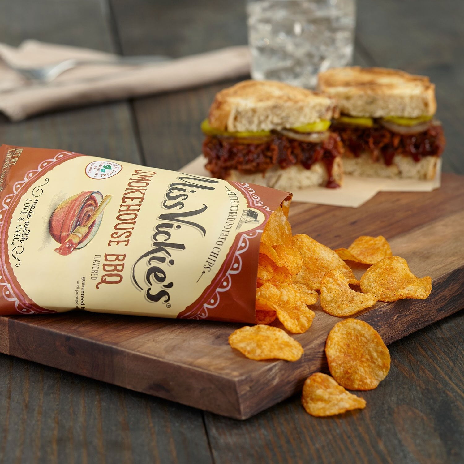 ミス・ヴィッキーのバラエティパックポテトチップス、30 個入り。