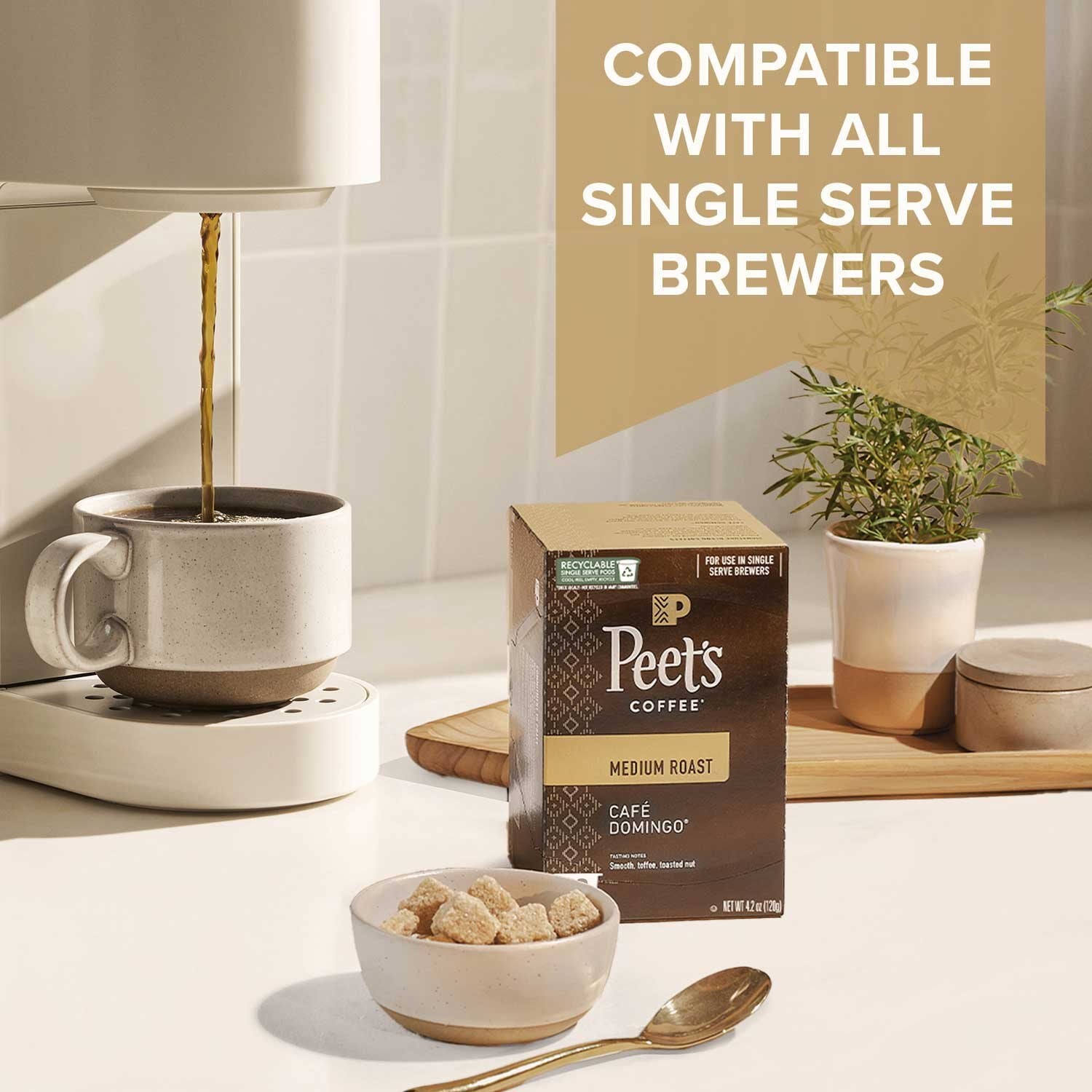 Peet's Coffee デカフェ ダークロースト K-Cup ポッド、ハウスブレンド 75 個入り。