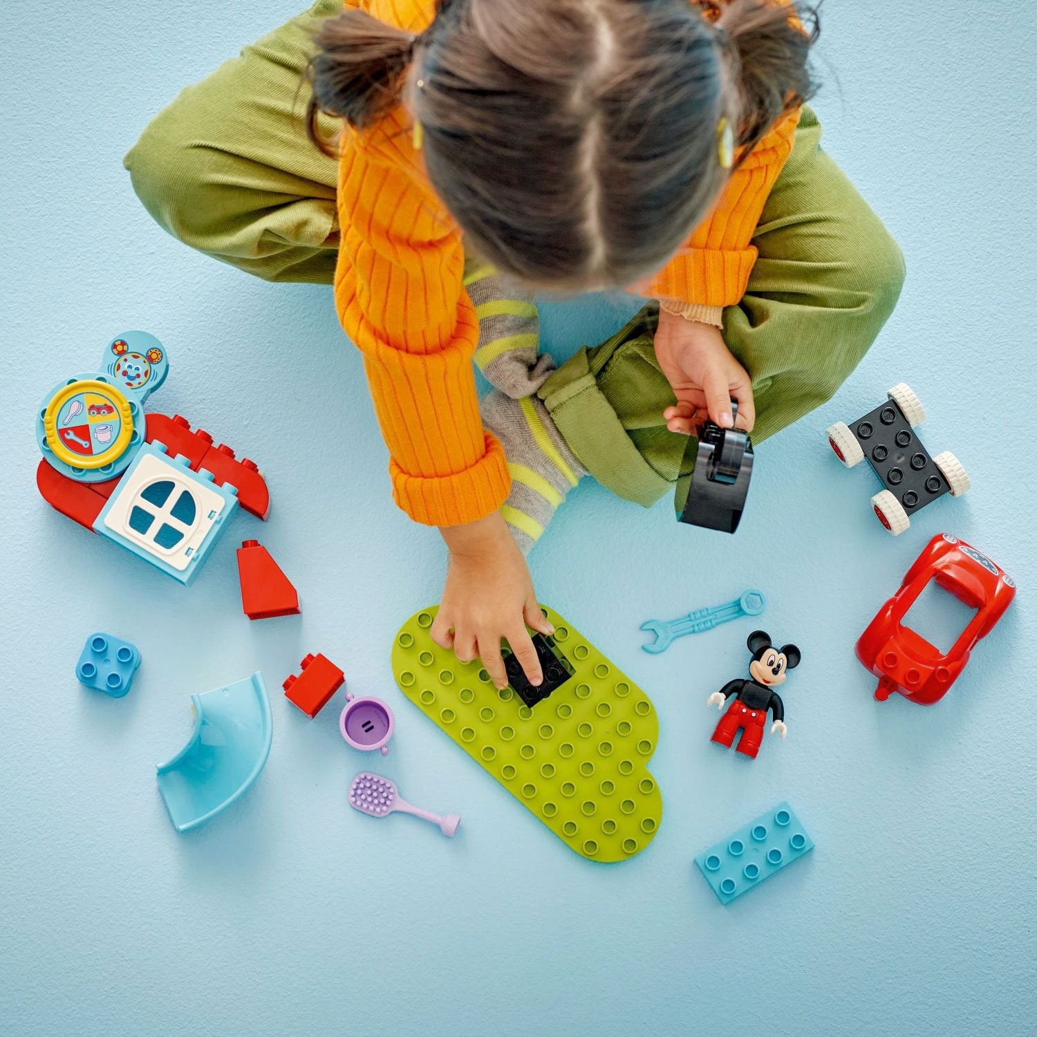 LEGO DUPLO ディズニー ミッキーマウス クラブハウス &amp; カー おもちゃ、27 個。