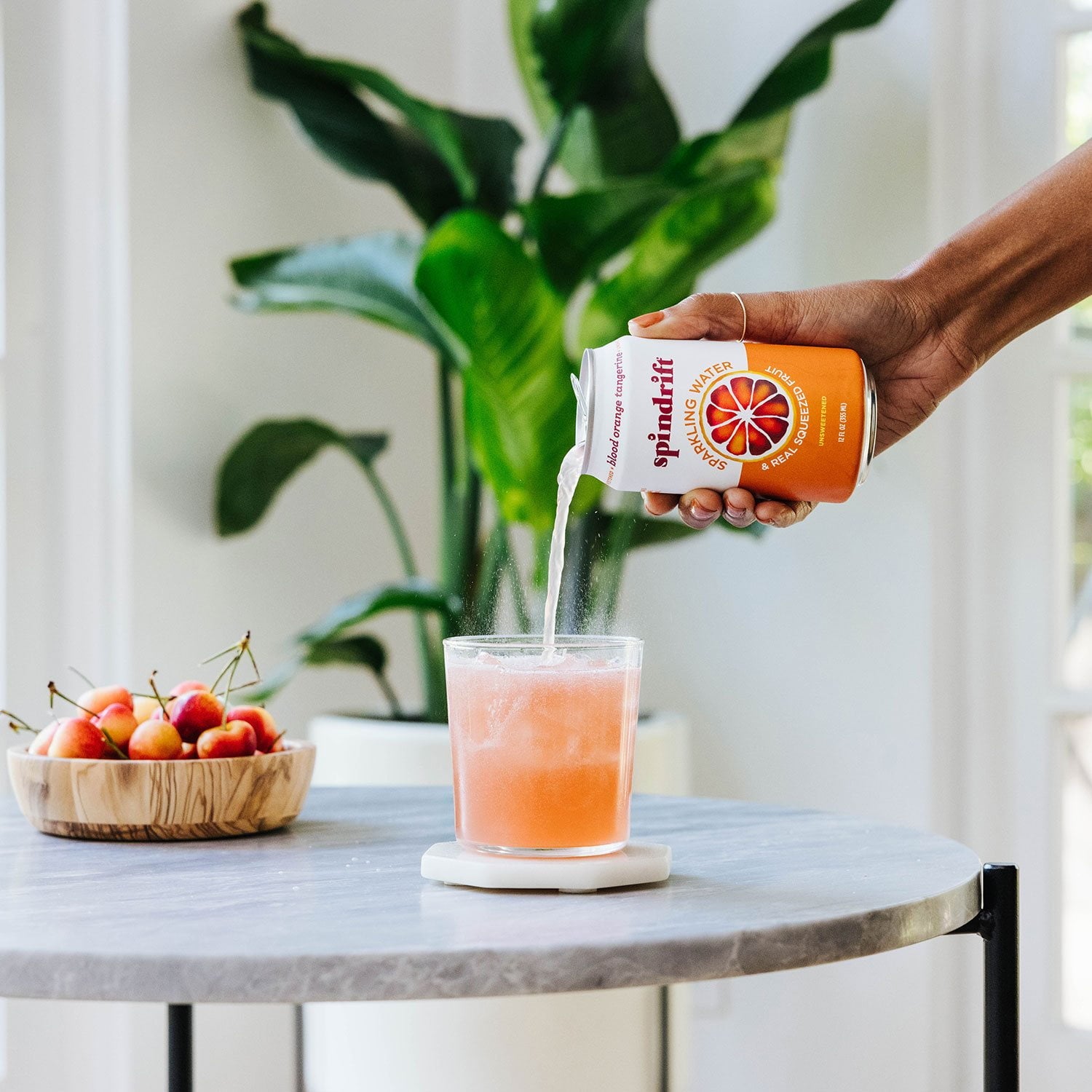 스핀드리프트 스파클링 워터 버라이어티 팩 12 fl. oz × 24 – 진짜 과즙 함유 탄산수